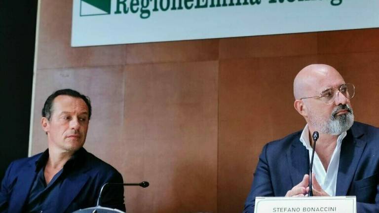 Emilia-Romagna, polemica per Accorsi testimonial a 100mila euro l'anno Emilia-Romagna, polemica per Accorsi testimonial a 100mila euro l'anno