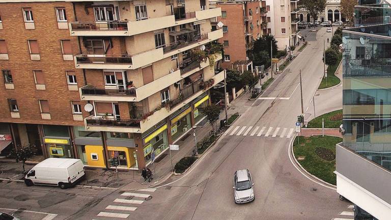 Incrocio della stazione, arriva la rotatoria anti file Incrocio della stazione, arriva la rotatoria anti file