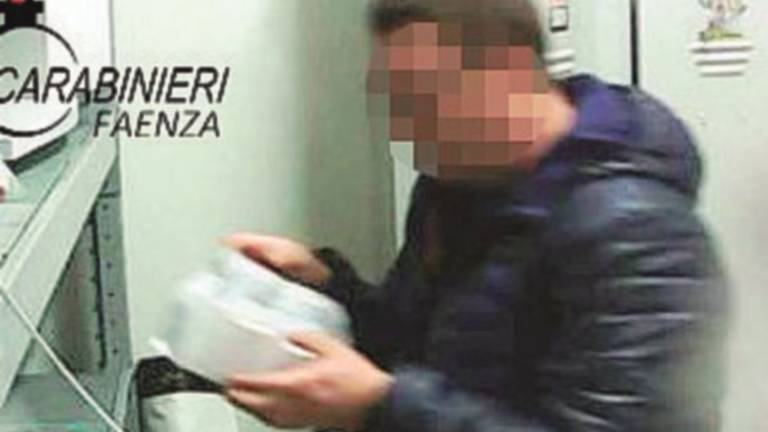 Soldi spariti, arrestato ex dipendente Soldi spariti, arrestato ex dipendente