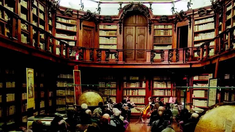 Un concerto storico tra gli antichi volumi Un concerto storico tra gli antichi volumi