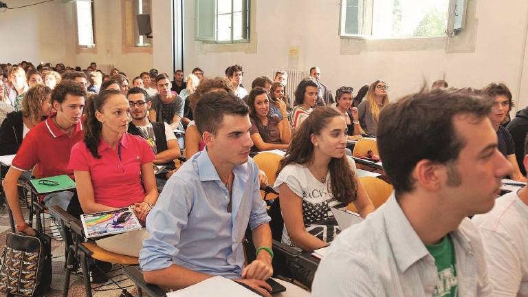 Università, solo Cesena perde iscritti Università, solo Cesena perde iscritti