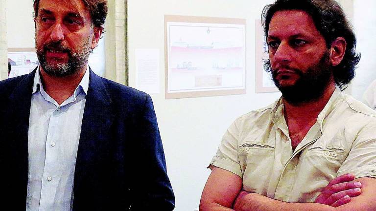 Cinque piazze per ricucire la città Cinque piazze per ricucire la città