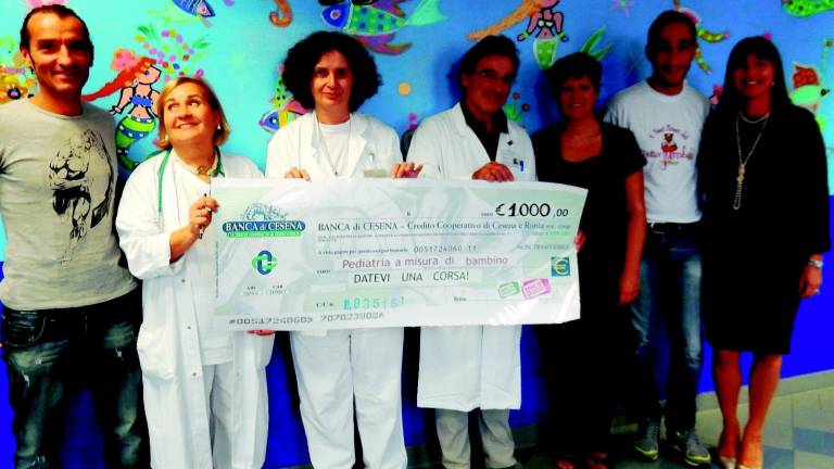 Mille euro donati a Pediatria Mille euro donati a Pediatria