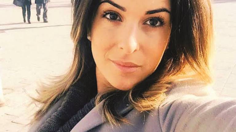 «Era lui con una bottiglietta in mano: mi ha gettato l'acido senza una parola» «Era lui con una bottiglietta in mano: mi ha gettato l'acido senza una parola»