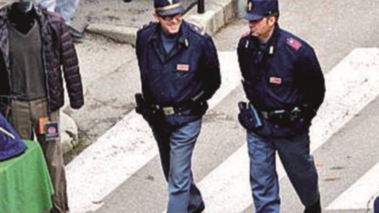 Denunciati taccheggiatori dei negozi in centro Denunciati taccheggiatori dei negozi in centro