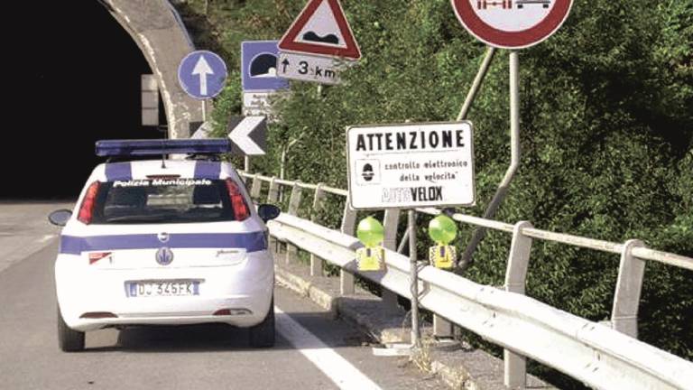 Cesena, incidente in E45 con un ferito, corsia nord chiusa tra Borello e San Carlo: traffico sbloccato verso le 9.30 Cesena, incidente in E45 con un ferito, corsia nord chiusa tra Borello e San Carlo: traffico sbloccato verso le 9.30