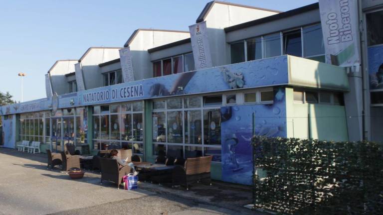 Dopo la pulizia la piscina comunale ha riaperto Dopo la pulizia la piscina comunale ha riaperto