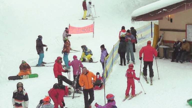 Neve, Campigna fa il pienone sulle piste Neve, Campigna fa il pienone sulle piste