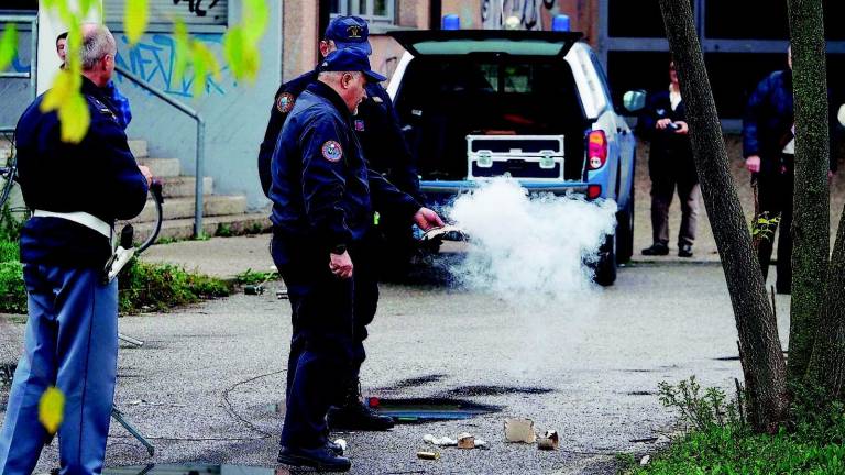 Bombe carta davanti all'Itis: nei guai una banda di 14enni Bombe carta davanti all'Itis: nei guai una banda di 14enni