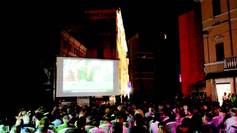 Piazze di cinema cerca volontari Piazze di cinema cerca volontari