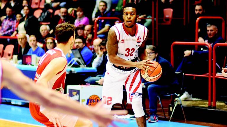 L'Unieuro spreca troppo e Chieti va sull'1-1 L'Unieuro spreca troppo e Chieti va sull'1-1