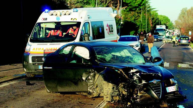 Ubriaco e sotto l'effetto di droghe travolge un pedone e scappa Ubriaco e sotto l'effetto di droghe travolge un pedone e scappa