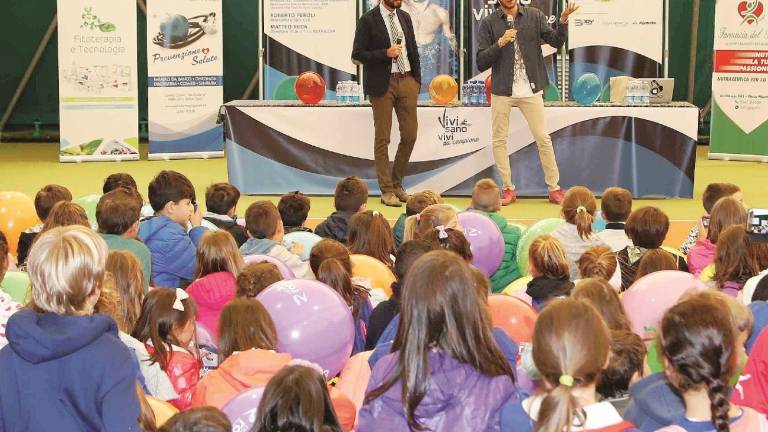Greg Paltrinieri conquista i bambini Greg Paltrinieri conquista i bambini
