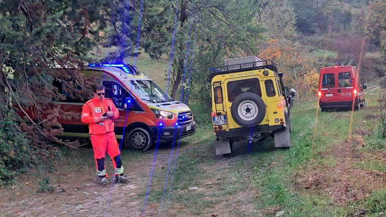 Precipita in un calanco a Bagno di Romagna mentre stava cercando castagne: maxi soccorso per salvare una donna di Forlimpopoli VIDEOGALLERY Precipita in un calanco a Bagno di Romagna mentre stava cercando castagne: maxi soccorso per salvare una donna di Forlimpopoli VIDEOGALLERY