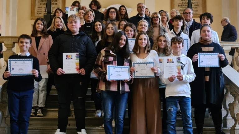 Forlì, ecco gli studenti vincitori del concorso Un poster per la pace Forlì, ecco gli studenti vincitori del concorso Un poster per la pace