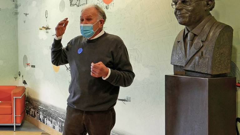 Busto in bronzo all'Irst di Meldola, omaggio a Dino Amadori Busto in bronzo all'Irst di Meldola, omaggio a Dino Amadori