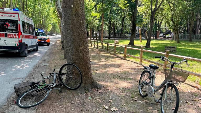 Incidente a Cesenatico: ciclista gravissima in Rianimazione Incidente a Cesenatico: ciclista gravissima in Rianimazione