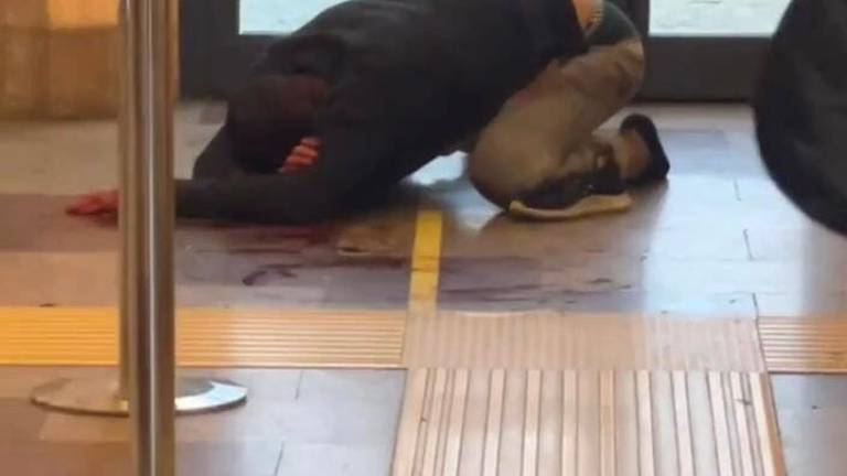 Sanguinosa rissa di Natale alla stazione di Cesena: la polizia arresta uno degli autori Sanguinosa rissa di Natale alla stazione di Cesena: la polizia arresta uno degli autori