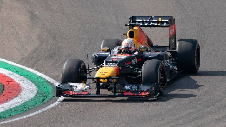 Imola, multa per un giro rumoroso di Verstappen: l'autodromo valuta il ricorso Imola, multa per un giro rumoroso di Verstappen: l'autodromo valuta il ricorso