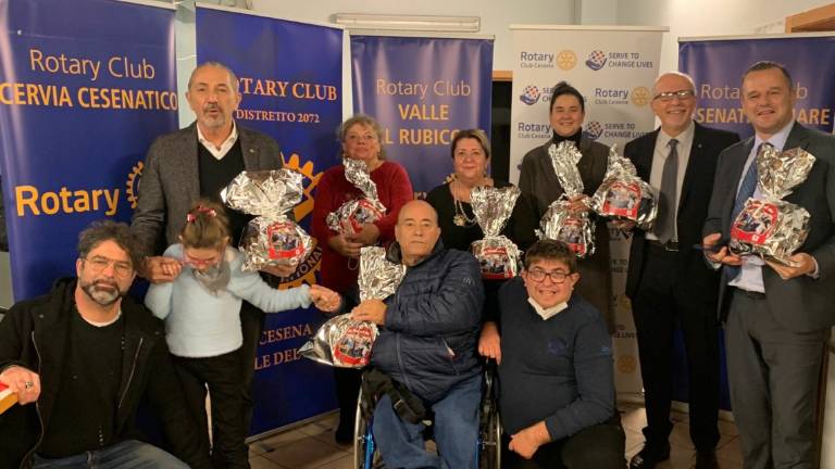 Cesenatico, panettoni benefici: Rotary e Ccils a sostegno delle cure della piccola Anita Cesenatico, panettoni benefici: Rotary e Ccils a sostegno delle cure della piccola Anita