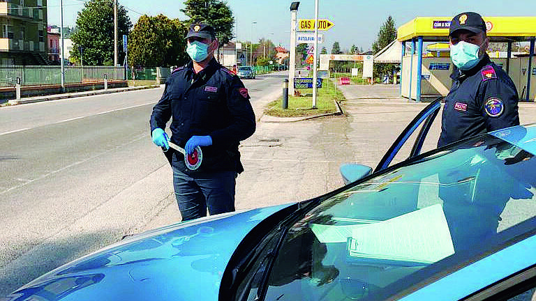 Forlì, picchia l'addetto del supermercato per saltare la fila Forlì, picchia l'addetto del supermercato per saltare la fila