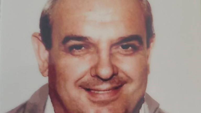 È morto a San Mauro Mare Aurelio “Luciano” Gobbi: politico, ristoratore e coordinatore di tanti storici dancing della Riviera È morto a San Mauro Mare Aurelio “Luciano” Gobbi: politico, ristoratore e coordinatore di tanti storici dancing della Riviera