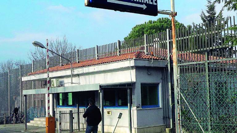 Rimini, la mamma porta la droga al figlio in carcere: arrestata Rimini, la mamma porta la droga al figlio in carcere: arrestata