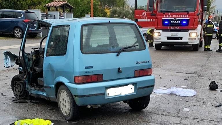 Frontale e due feriti in via Loreto a Budrio di Cesena Frontale e due feriti in via Loreto a Budrio di Cesena