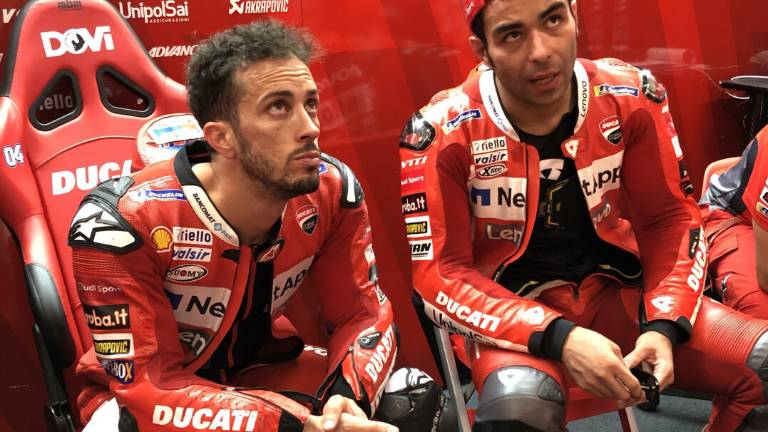 MotoGp, Dovizioso fuori dalla Q2 e furioso con Petrucci MotoGp, Dovizioso fuori dalla Q2 e furioso con Petrucci