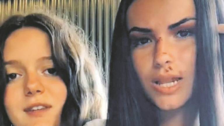 Riccione, uccise dal treno in corsa: venerdì il funerale di Alessia e Giulia Riccione, uccise dal treno in corsa: venerdì il funerale di Alessia e Giulia