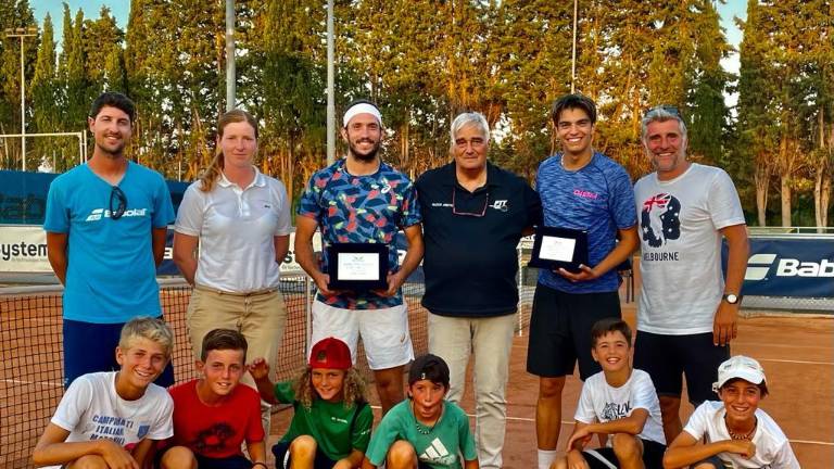 Tennis, Federico Bertuccioli e Mia Chiantella vincono l'Open del Queens Club Cattolica Tennis, Federico Bertuccioli e Mia Chiantella vincono l'Open del Queens Club Cattolica