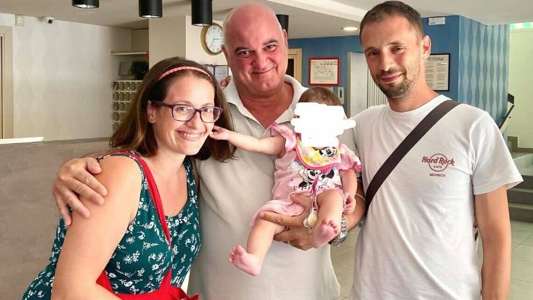 Rimini. Turista in hotel salva bimba di sette mesi dal soffocamento Rimini. Turista in hotel salva bimba di sette mesi dal soffocamento