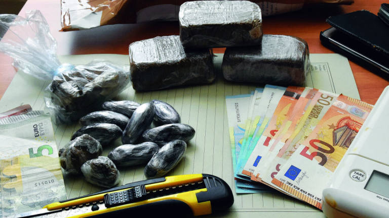Hashish in casa, a Forlì arrestata la nonna dello spaccio Hashish in casa, a Forlì arrestata la nonna dello spaccio