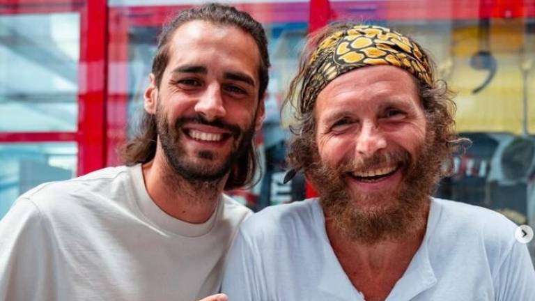 Tamberi va a trovare Jovanotti nello studio di Borra a Forlì. E' qui che ci siamo conosciuti anni fa Tamberi va a trovare Jovanotti nello studio di Borra a Forlì. E' qui che ci siamo conosciuti anni fa