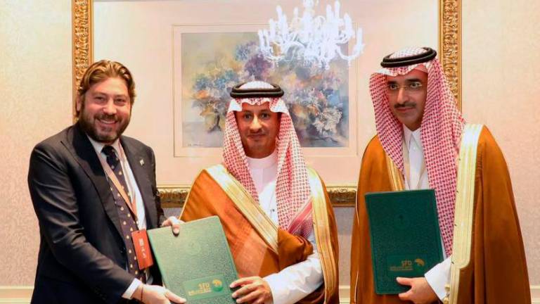 L’incontro tra Pedini Amati e gli sceicchi sauditi per l’accordo sull’aeroporto L’incontro tra Pedini Amati e gli sceicchi sauditi per l’accordo sull’aeroporto