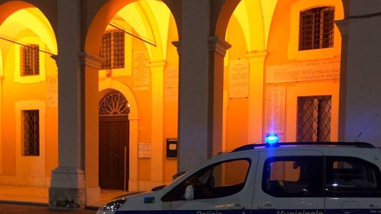 Stanza segreta con bar fuori orario a Savignano: multato titolare Stanza segreta con bar fuori orario a Savignano: multato titolare