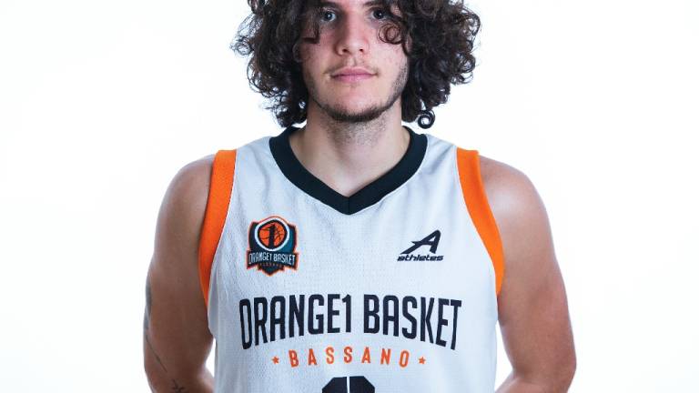 Basket B, l'Andrea Costa ingaggia l'ala under Tommaso Marangoni Basket B, l'Andrea Costa ingaggia l'ala under Tommaso Marangoni