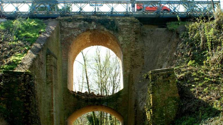 Faenza, lavori di ricostruzione del ponte di Monte Coralli Faenza, lavori di ricostruzione del ponte di Monte Coralli