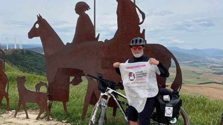 Gambettola, in mountain bike per 19 giorni dai Pirenei a Santiago per aiutare nella lotta contro il cancro Gambettola, in mountain bike per 19 giorni dai Pirenei a Santiago per aiutare nella lotta contro il cancro