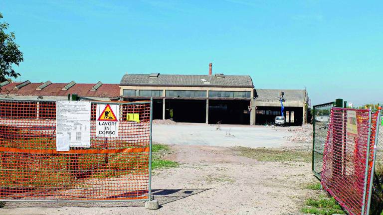 Imola, sui cocci della ceramica un nuovo supermercato Imola, sui cocci della ceramica un nuovo supermercato
