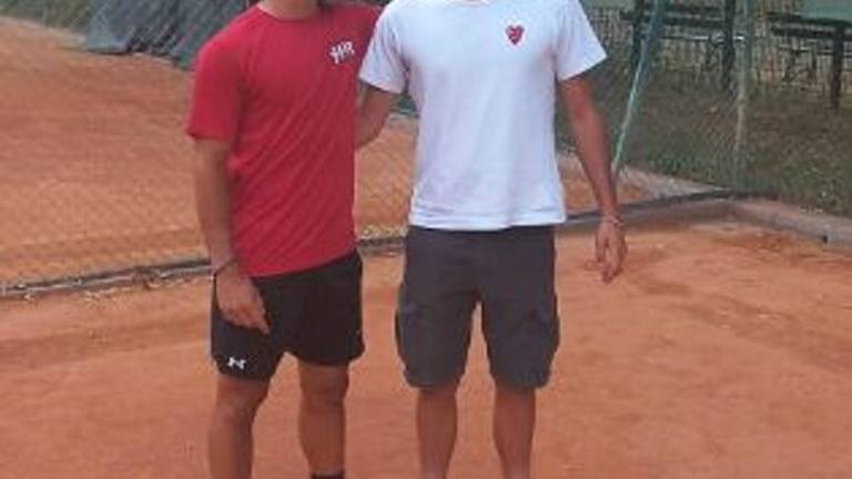 Tennis: Vianello, Perfetti, Baldisserri e Di Perna in semifinale al Memorial Ricci del Ct Cacciari Tennis: Vianello, Perfetti, Baldisserri e Di Perna in semifinale al Memorial Ricci del Ct Cacciari