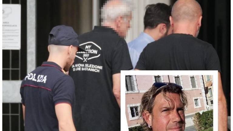 Omicidio a Ravenna. Il sospettato confessa: ha ucciso Christian Battaglia con una coltellata dopo una lite VIDEO Omicidio a Ravenna. Il sospettato confessa: ha ucciso Christian Battaglia con una coltellata dopo una lite VIDEO