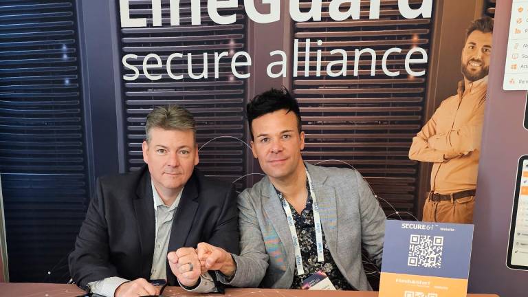 Franz Collini (a destra) alla Cala Capacity convention insieme a Brian Sloat di Secure64 Franz Collini (a destra) alla Cala Capacity convention insieme a Brian Sloat di Secure64