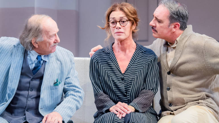 Ditegli sempre di sì: compagnia di teatro Luca De Filippo alla Regina di Cattolica Ditegli sempre di sì: compagnia di teatro Luca De Filippo alla Regina di Cattolica