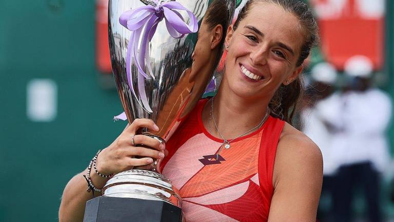 Tennis, La prima volta di Lucia Bronzetti sul Centrale del Roland Garros: oggi alle 11.45 contro la tunisina Ons Jabeur Tennis, La prima volta di Lucia Bronzetti sul Centrale del Roland Garros: oggi alle 11.45 contro la tunisina Ons Jabeur