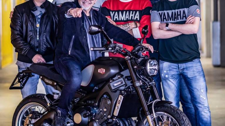 Un altro Rossi in Yamaha, moto su misura creata a Rimini per Vasco Un altro Rossi in Yamaha, moto su misura creata a Rimini per Vasco