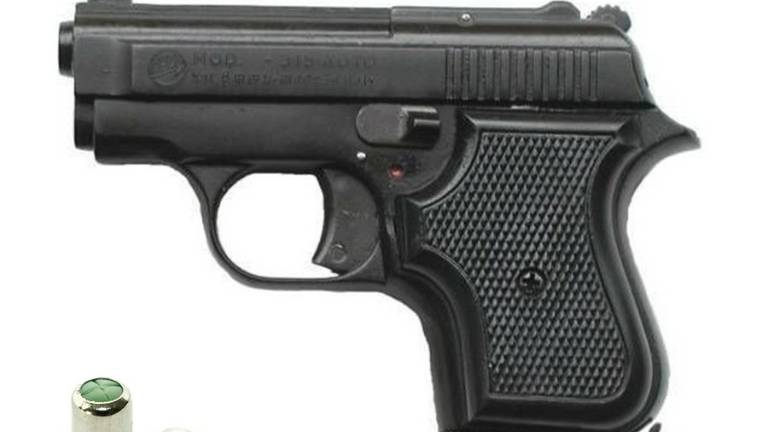 Detenzione illegale di una pistola in casa: arrestato a Forlimpopoli Detenzione illegale di una pistola in casa: arrestato a Forlimpopoli