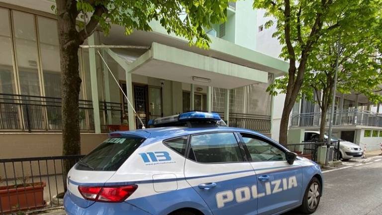 E' latitante ma va in vacanza a Rimini: 39enne arrestata in hotel E' latitante ma va in vacanza a Rimini: 39enne arrestata in hotel