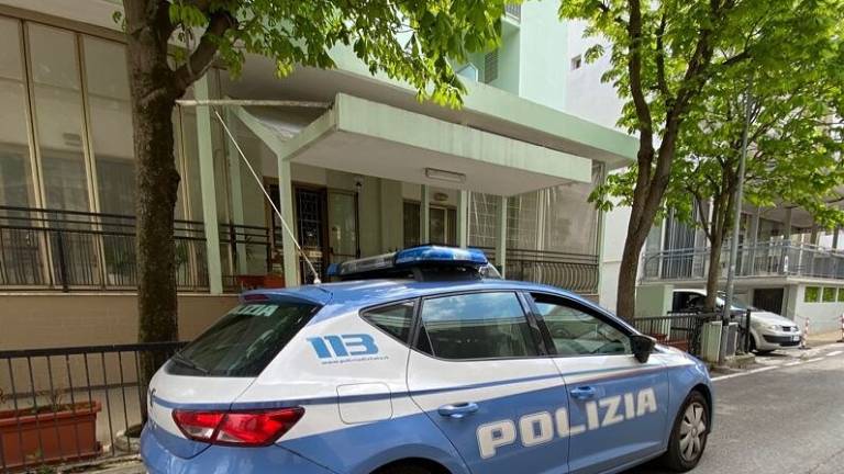 Rimini. Vuole uccidersi con 3 scatole di Tavor, salvato dalla polizia Rimini. Vuole uccidersi con 3 scatole di Tavor, salvato dalla polizia