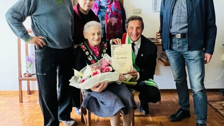 Massa Lombarda, l'ex staffetta partigiana Ines Manzoni festeggia 100 anni Massa Lombarda, l'ex staffetta partigiana Ines Manzoni festeggia 100 anni